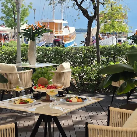 Boutique Mauro 4* Πόρετς