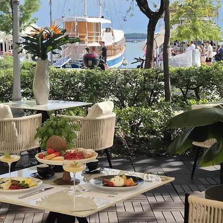Boutique Mauro 4*