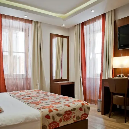 Boutique Mauro Hotel 4*